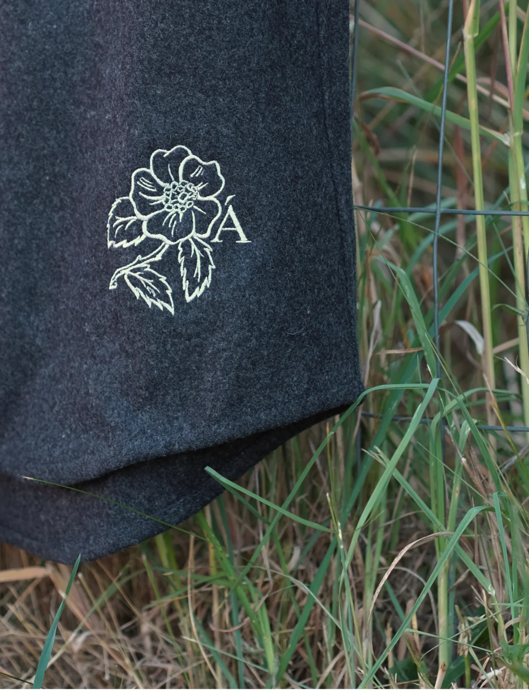 The Wild Rose Melton Wool Shirt (M) - Image 3
