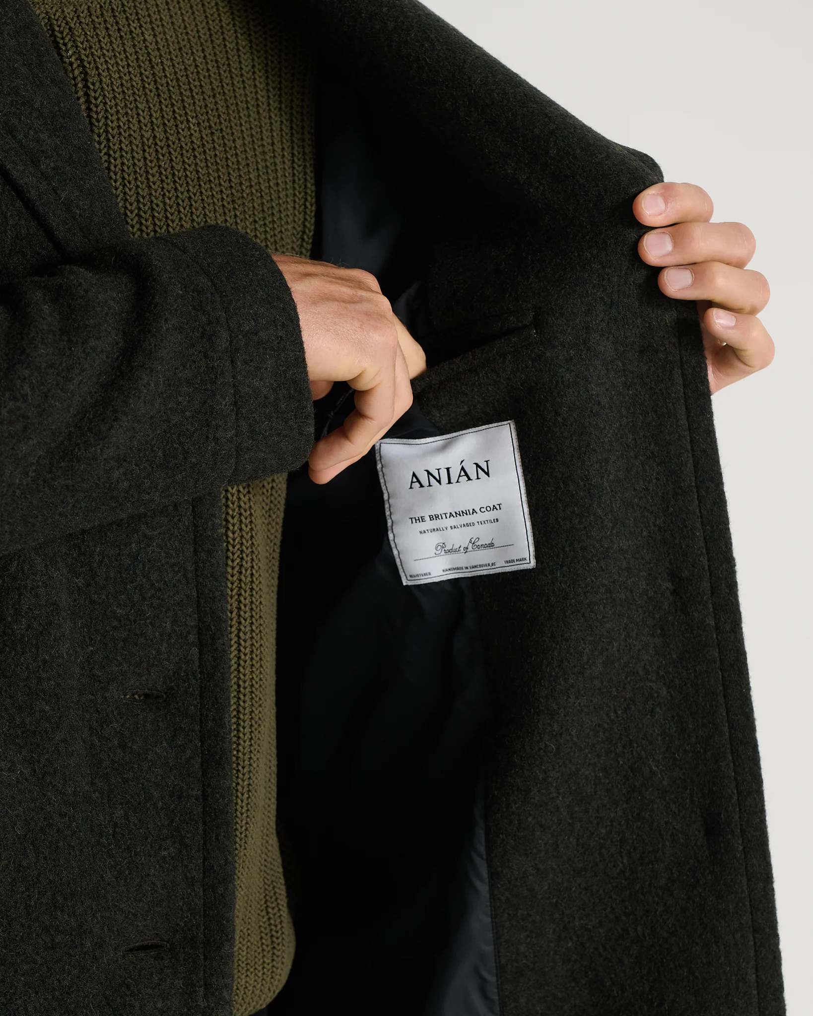 The Britannia Coat (M) - Image 28